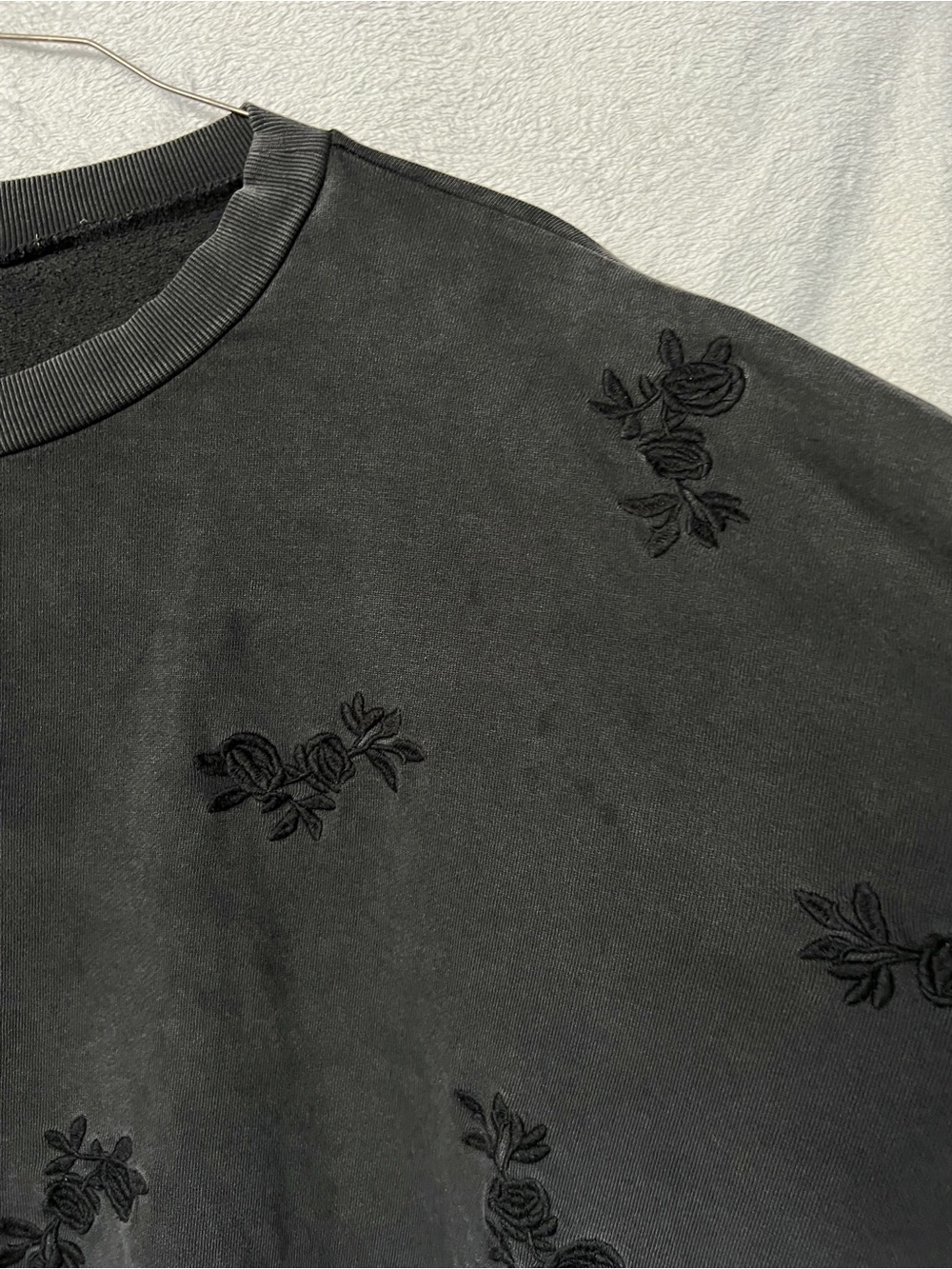 torrid Black Cropped Crewneck Sweatshirt with Tonal Floral Embroidery - Picture 6 of 6